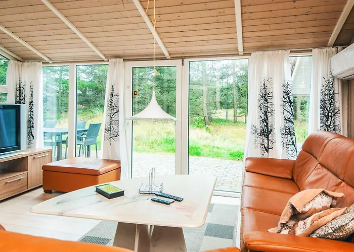 Дом отдыха Idyllic Retreat With Whirlpool-by Traum Блаванн