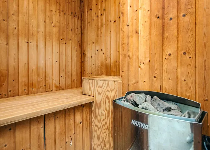 Дом отдыха Idyllic Retreat With Whirlpool-by Traum *